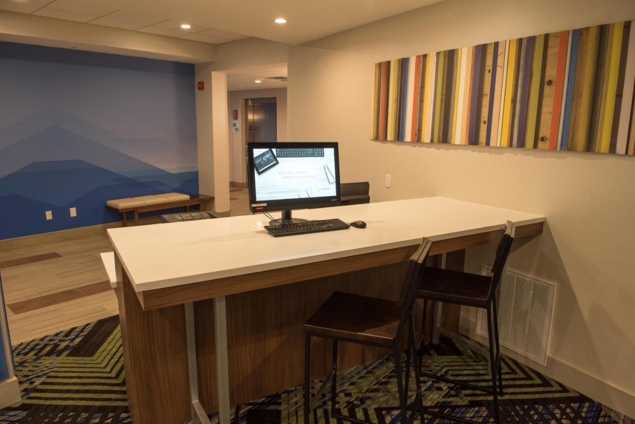 Holiday Inn Express & Suites - Louisville N - Jeffersonville By Ihg Exterior photo